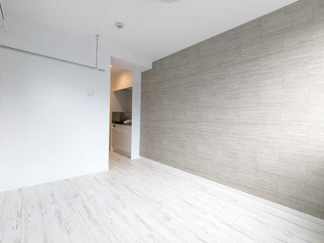 エスビーメゾン南鳩ヶ谷0301号室 リビング