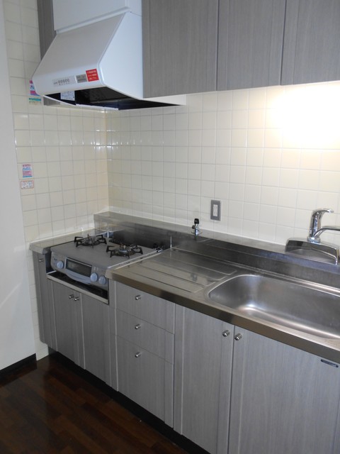 鵜野森グリーンヒルズB102号室 キッチン