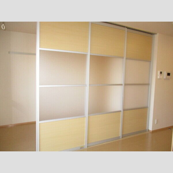 ヴァンベール206号室 間仕切り　ライトスルースクリーン