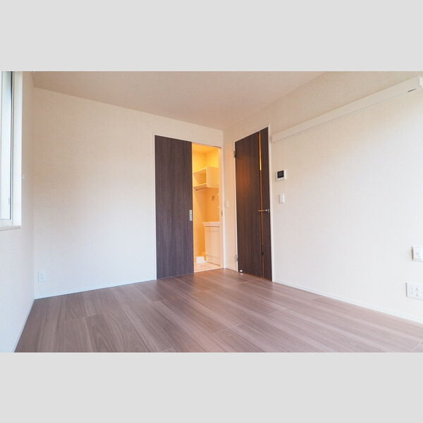 セジュール大船S102号室 居室(別角度)