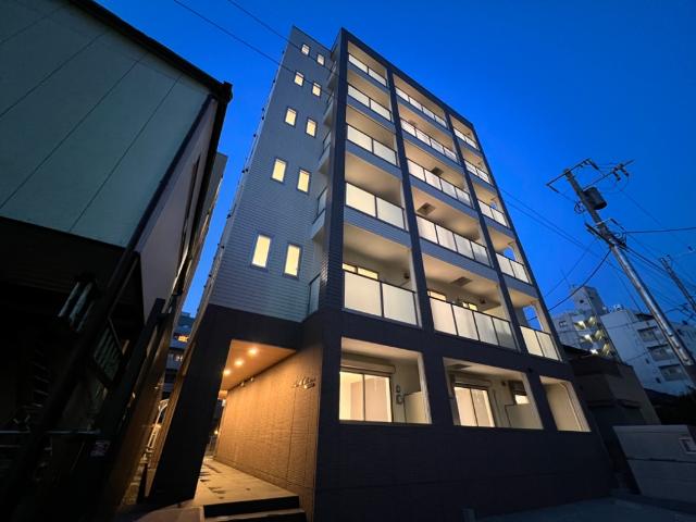 ヌヴェルセゾン 外観写真（夜）