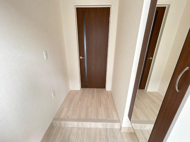 キャメロット八王子105号室 玄関