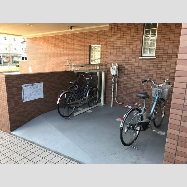 シャナイア愛宕 駐輪場