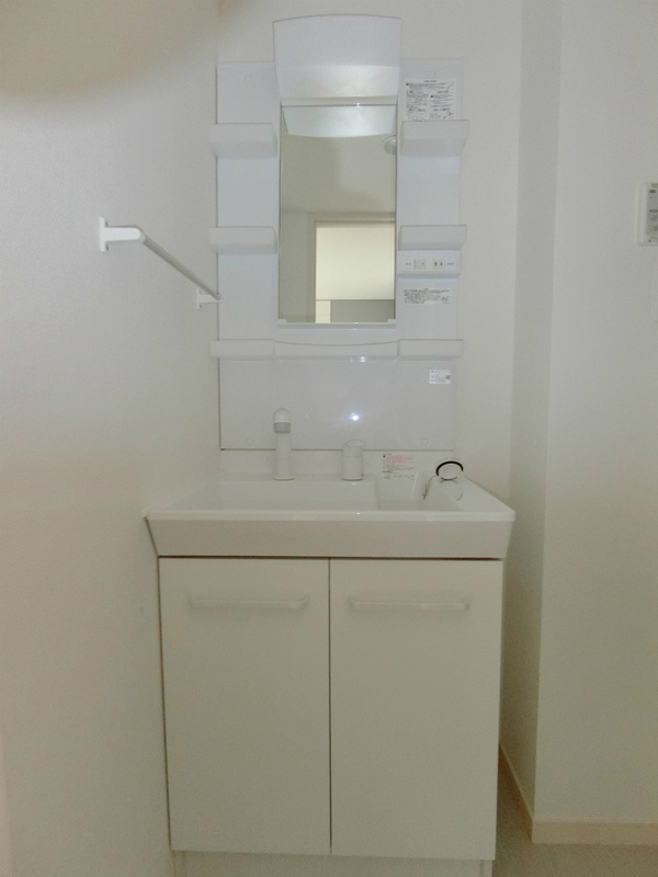 リブリ・東寺尾東台 洗面