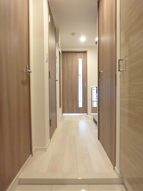 ガーラ・プレシャス練馬2階 人感センサー付玄関照明