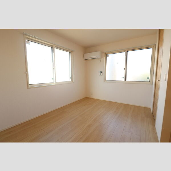 レグルス103号室 洋室(北側:6.1帖)