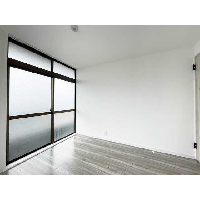 第六竹石マンション301号室 内観