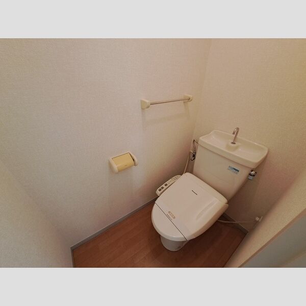 サンロイヤル 温水洗浄暖房便座付きトイレ