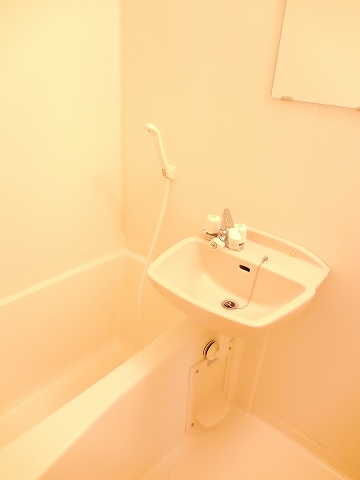 レオパレスブリリアント緑104号室 内観