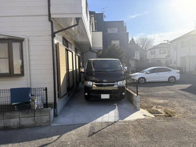 柏市みどり台 戸建 ◆ 駐車場1台（無料）。2台目以降は至近距離に有料駐車場あり