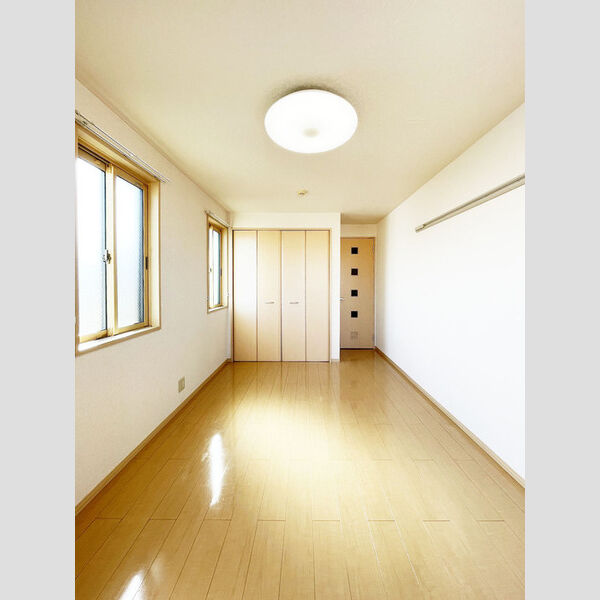 ヴェリタ サクラーレ302号室 洋室