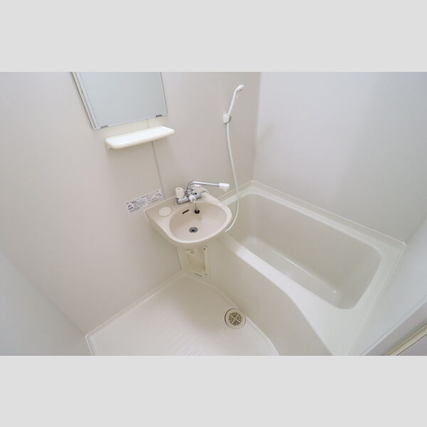 アローンヒルズ201号室 浴室