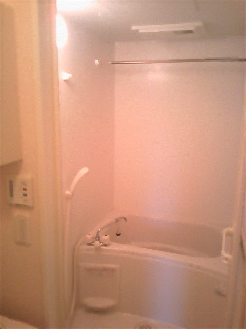 レオパレスリヴェールⅠ 浴室乾燥機付き