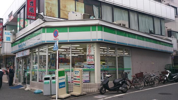 ステージグランデ平和台1階 ファミリーマート平和台店