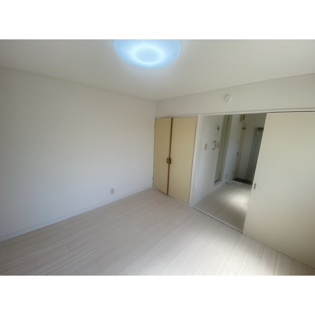 ヒルズ白楽Ⅱ210号室 リビング