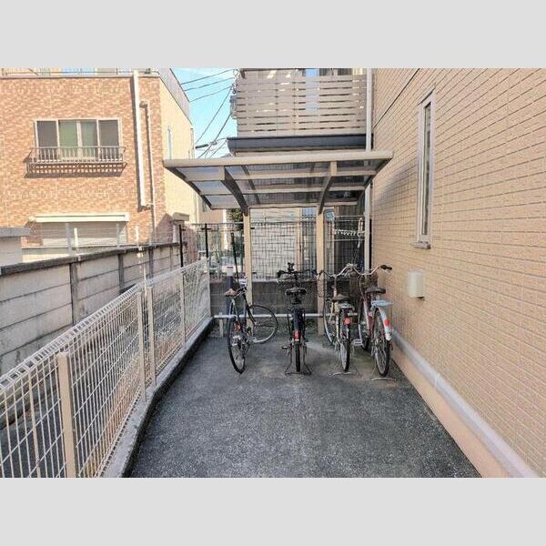 コルナス蒲田 駐輪場