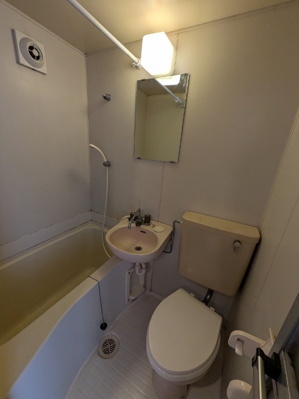 ビューパレス新柏Ｂ棟(E-097)1階 バス