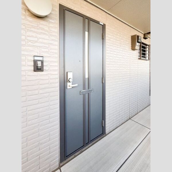 フジ203号室 玄関ドア