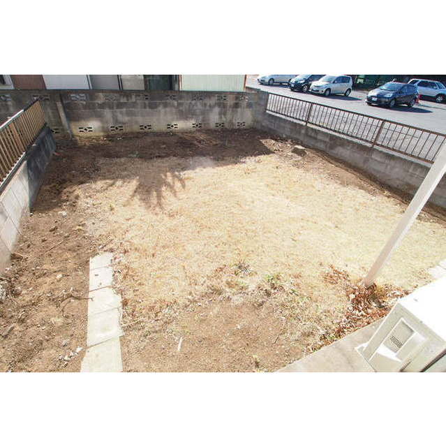 ル･コンフォールB号室 専用庭