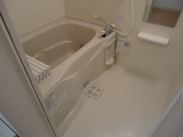 グリーンヴィレッジ102号室 バス