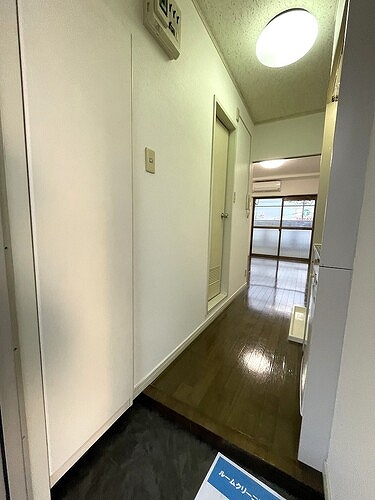 和光ハイツ3階 共有部からの室内　※前回募集時2022年10月撮影