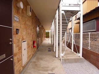 リブリ・パーシモン2階 エントランス