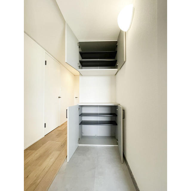 オーパスホームズ白山1002号室 靴箱