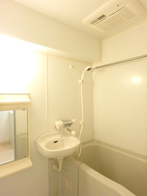 ガラ・グランディ日本橋 きれいなお風呂です