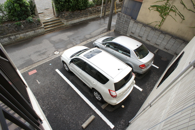 サワークレスト0102号室 駐車場