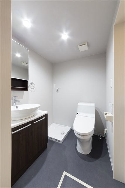 Ｃｏｎｎｅ 温水洗浄トイレ　デザイン洗面台