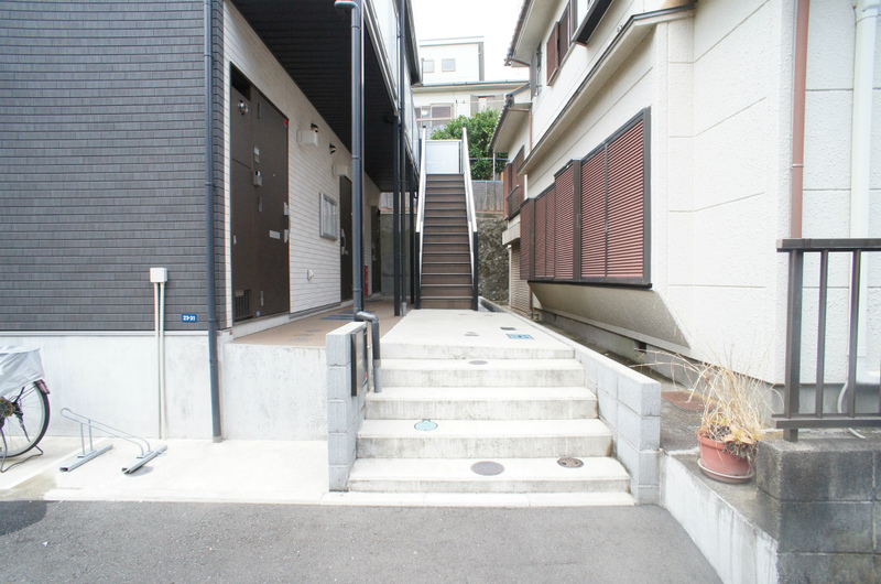 リブリ・東久保町1階 エントランス