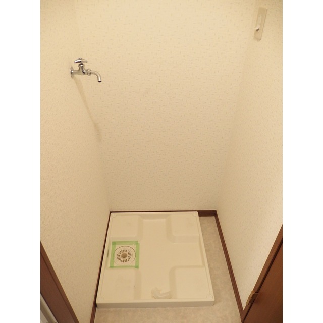 アンプルール ブワ スーブニール105号室 内観