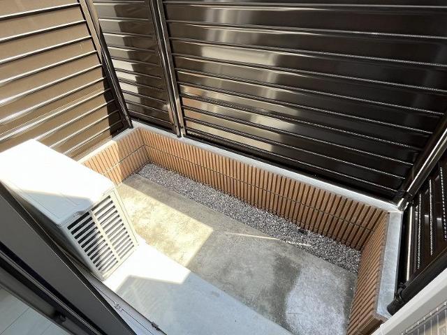 ルミナス102号室 専用庭