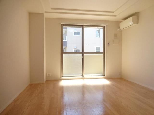 ヴィレッジコート202号室 洋室