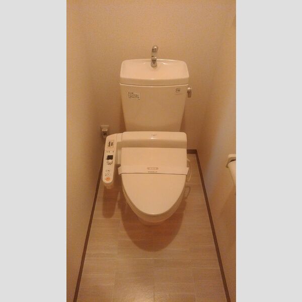 メゾンベール201号室 トイレ