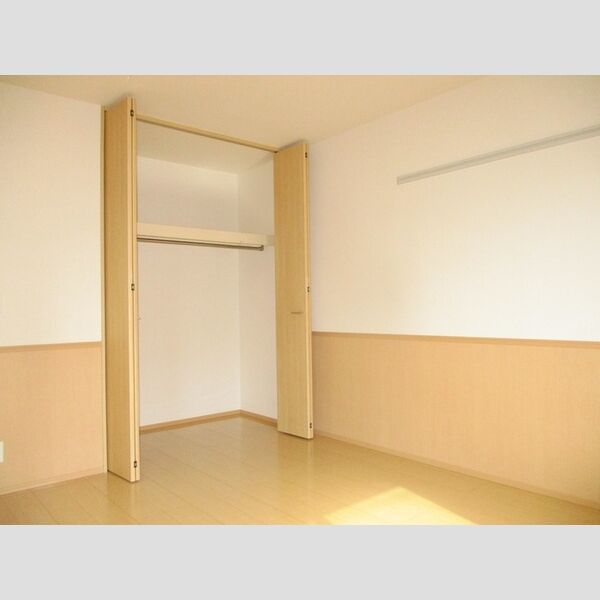 ソレアードカーサ202号室 洋室