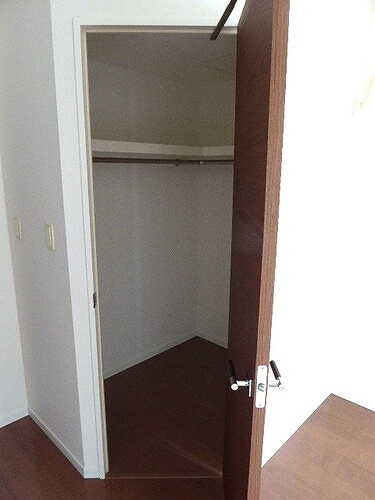 ライオンズ四谷タワーゲート4階 ウォークインクロゼット　※2022年7月撮影