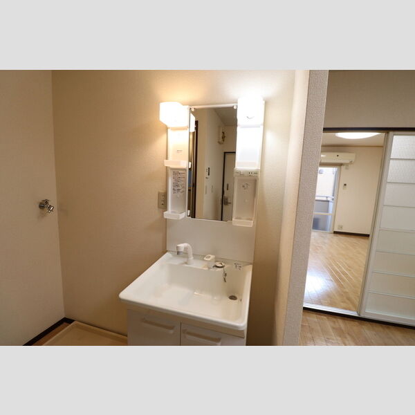 ドミール穴川 洗髪洗面化粧台