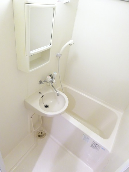 グランド・ガーラ横浜関内808号室 お風呂