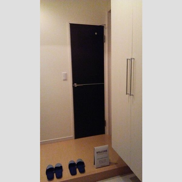 クロシェット　B 玄関