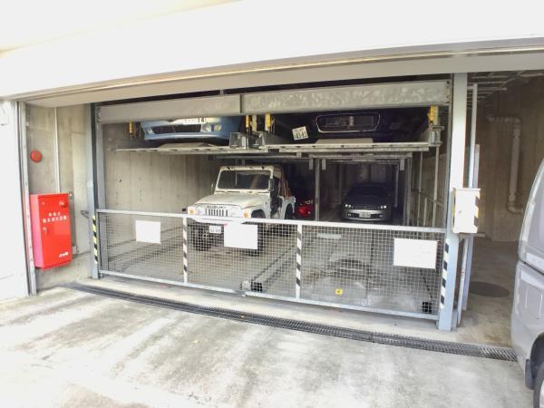 ドッセプリマベーラ2階 駐車場