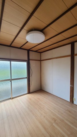 小松レジデンス101号室 照明は残地物扱いです