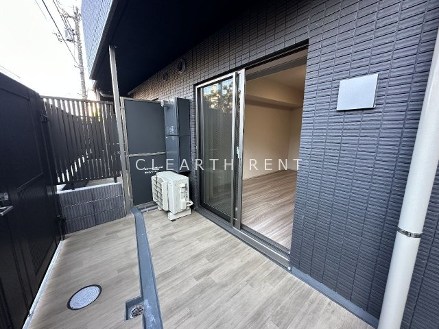 コンシェリア中野弥生町 ＴＨＥ ＲＥＳＩＤＥＮＣＥ1階 開放感のあるテラス付き