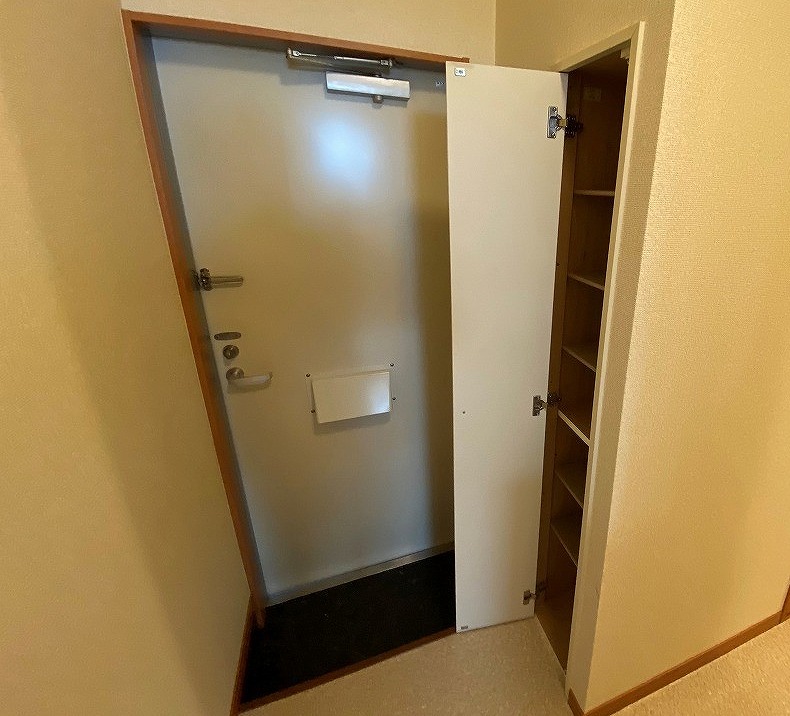 レオパレス山王パーク 玄関