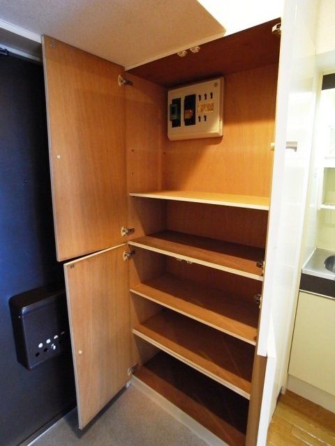 ライオンズマンション市谷薬王寺 靴入