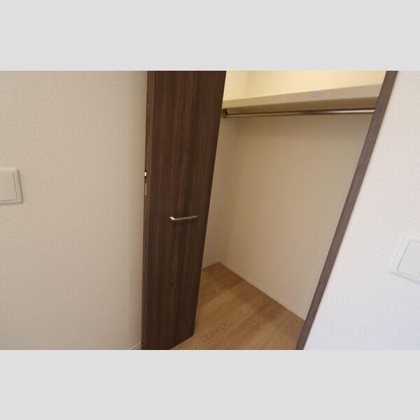 D-sereno武蔵藤沢201号室 収納