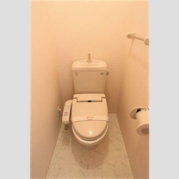 トレグラース　A棟 温水洗浄暖房便座