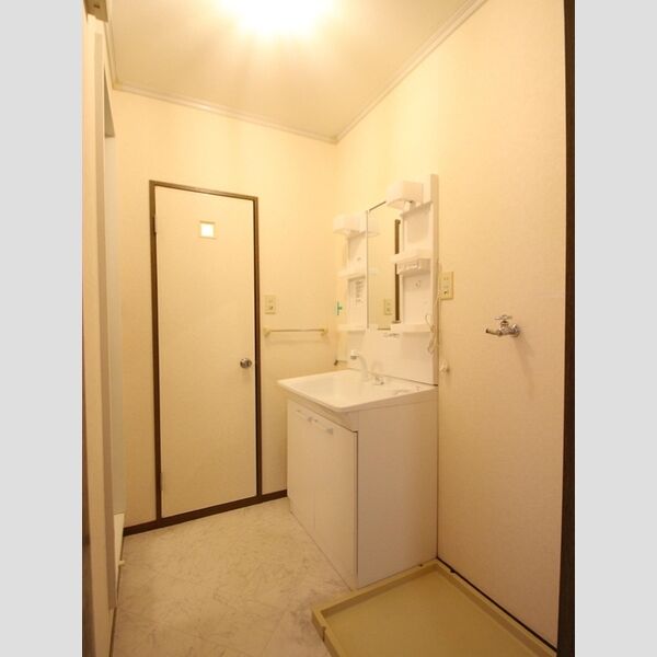 ルードルフィアタウンズ　C 洗面脱衣室