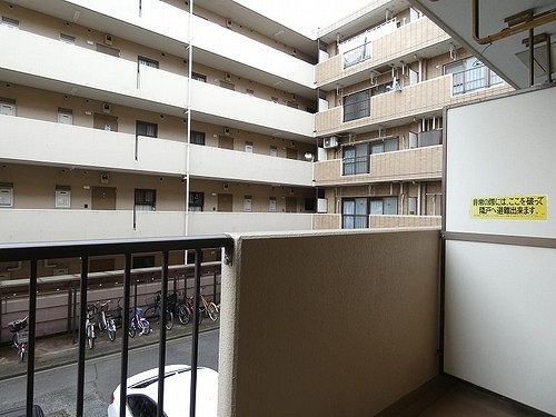 ＭＡＣ武蔵砂川コート2階 バルコニーからの眺望
