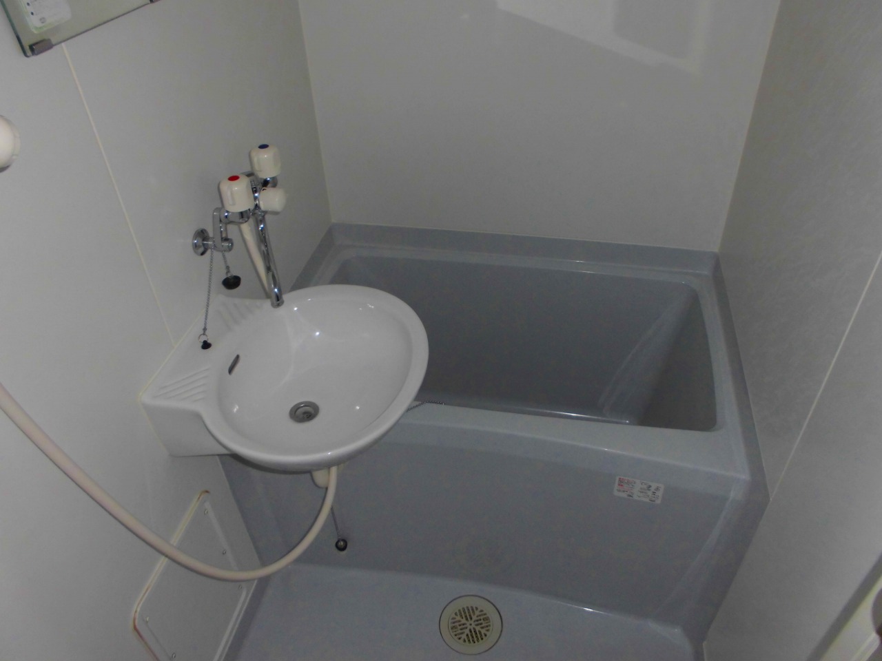 レオパレスブランドール201号室 内観